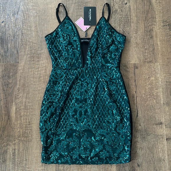 PrettyLittleThing Emerald Green/black Strappy Sequin Dress size 6 New w/tags - Picture 2 of 10